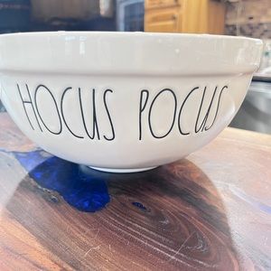 Like New! Rae Dunn Hocus Pocus Bowl
